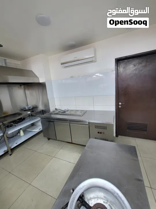 السلام عليكم ورحمة الله وبركاته مطعم في الرفاع الشرقي بوكوارة  معروض للبيع كامل متكامل وبسعر مناسب ل