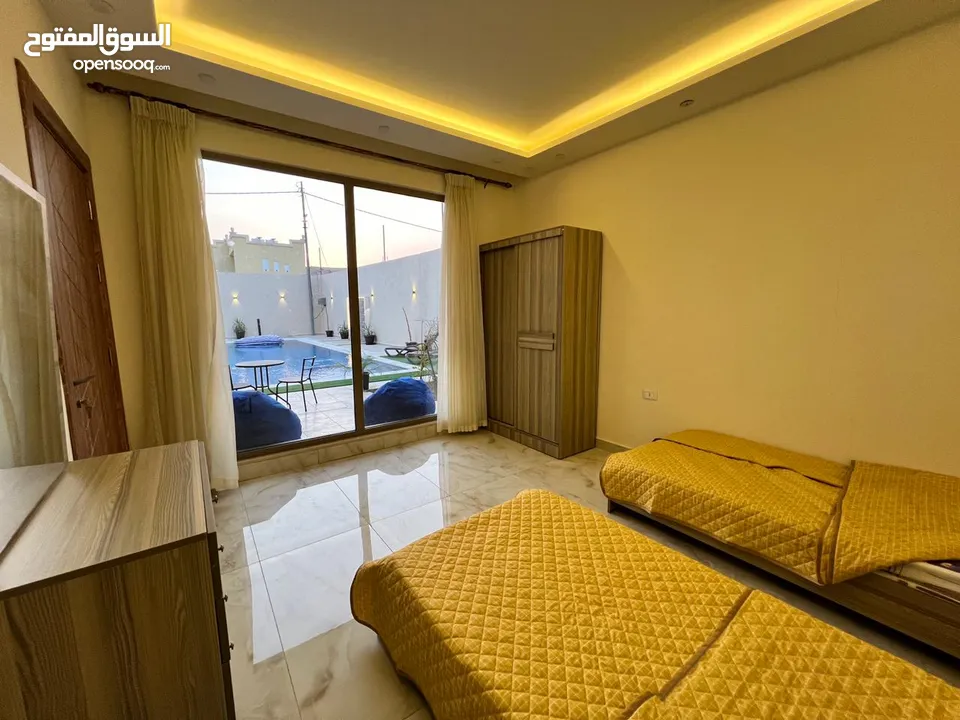شاليه بمواصفات فاخره في البحر الميت للبيع