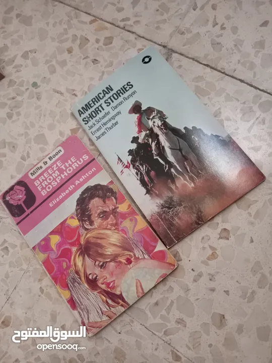 كتب جديدة تماما و يوجد منها ما استخدم قليلا لمن يرى تعلم اللغة الانجليزية و هواتها انصح ببعض الكتب و