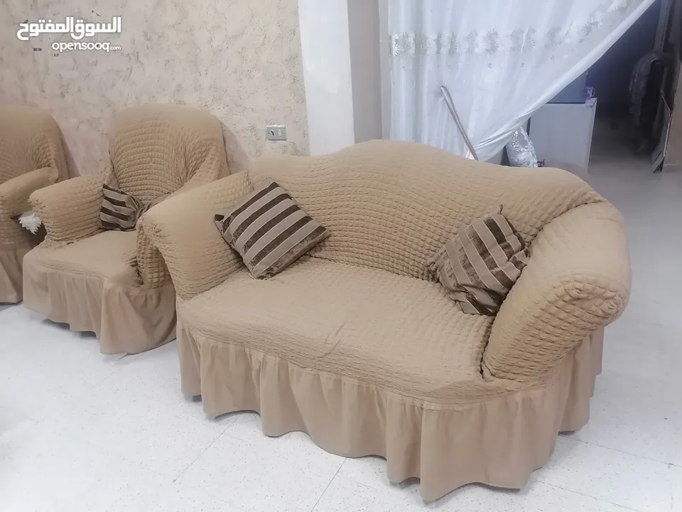 طقمين كنب للبيع بسعر مغري