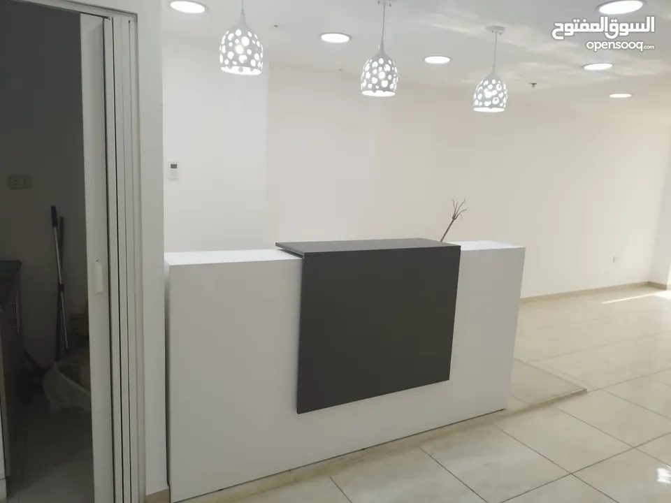 كاونتر استقبال مع ملحقاته للعيادات و المكاتب
