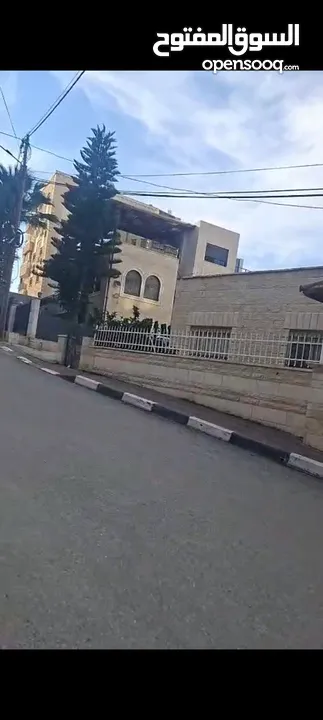 بيت مستقل في منطقه  بتونيا  مساحه طابقين مساحه  الارض 500متر