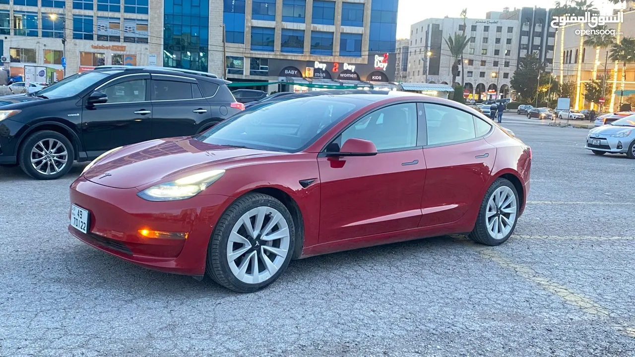 Tesla model 3 2022 standard plus/7 جيد / اتوسكور A/ عداد قليل كاش وبالاقساط