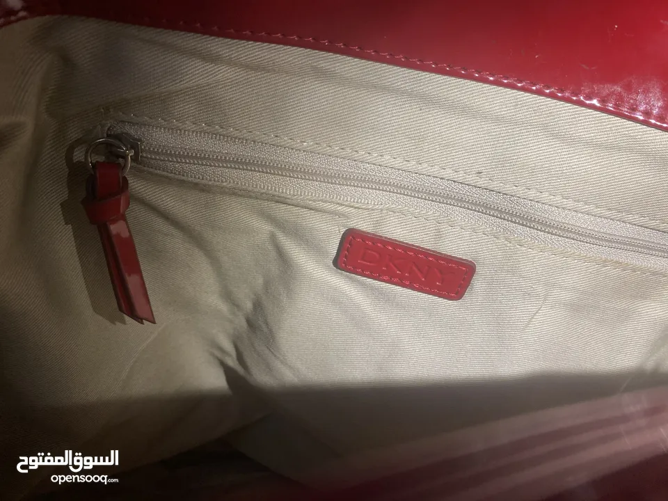 حقيبة الترند حقيبة الأنوثه والجمال DKNY bag بحجم كبير وبتصميم اكثر من أنيق جذااااابه