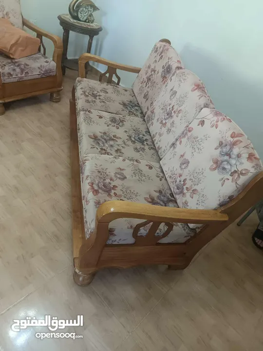 طقم موريس سبع مقاعد خشب زان مع طاولة وسط خشب زان مع سجلونة حديد