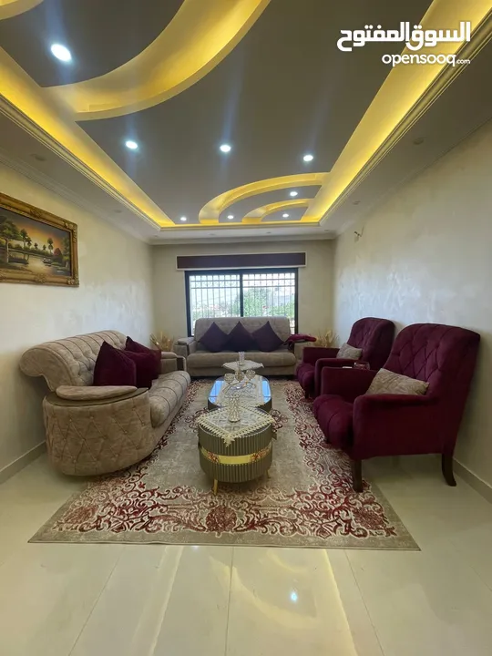 طقم كنب فاخر للبيع بحال الجديد