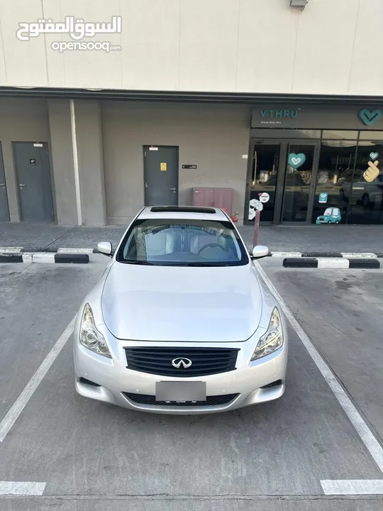 Infiniti G37 S - 2012