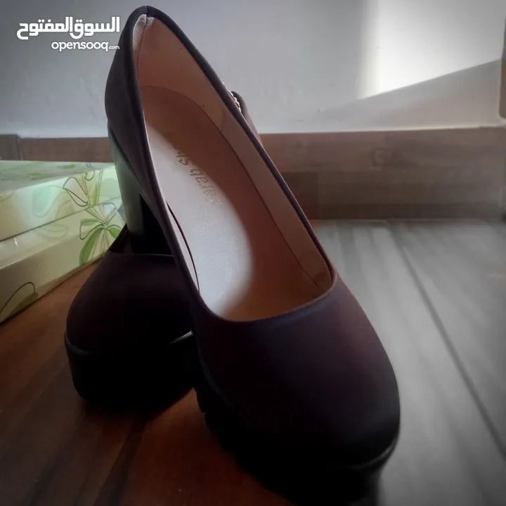 احذيه بحال الجديد لبسة واحدة للبيع         أحذية  أحذية