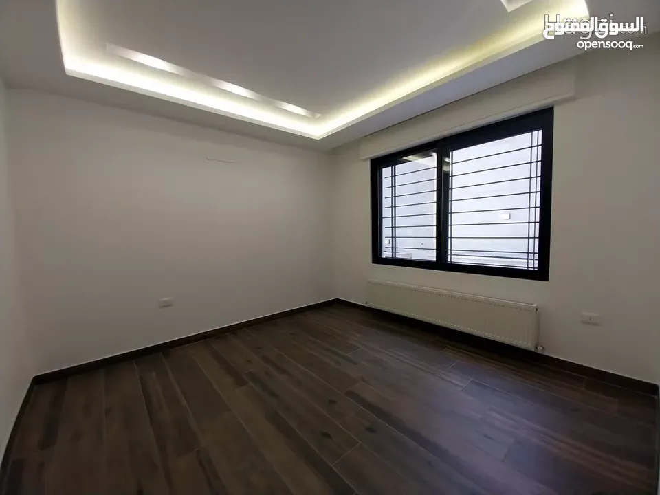 شقة للبيع في دير غبار مع مساحه خارجيه  200 متر مربع  ( Property ID : 35334 )