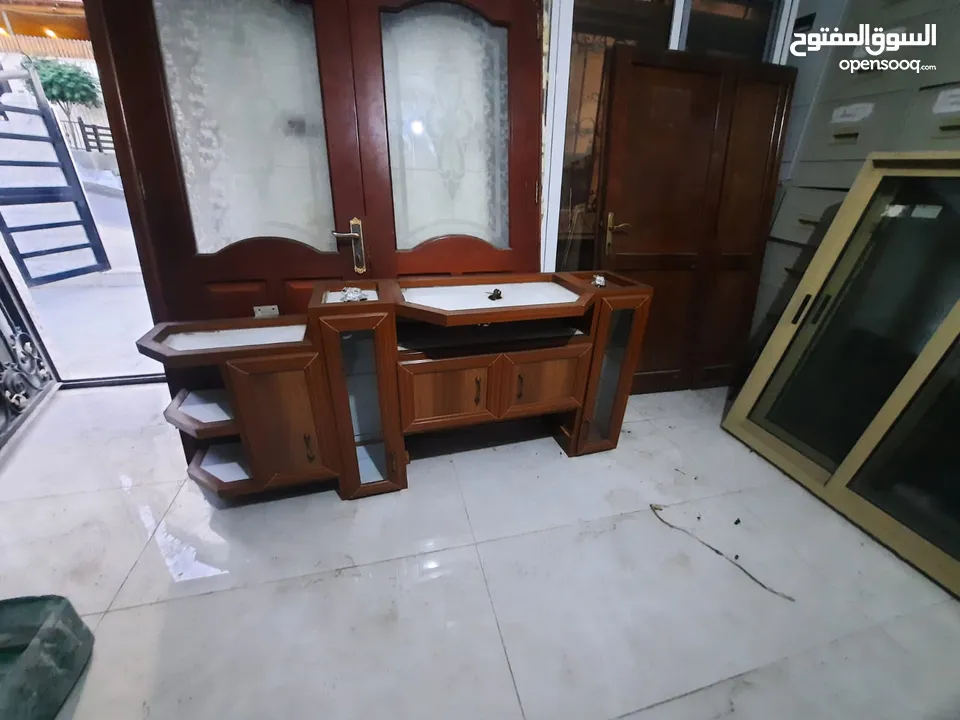 مطبخ المنيوم لون خشابي مع الجرانيت