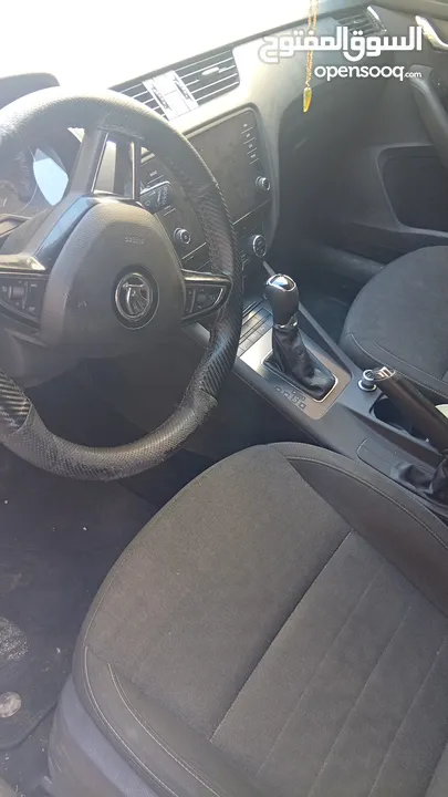 سكودا اوكتافيا ستيشن موديل 2020 لون ابيض