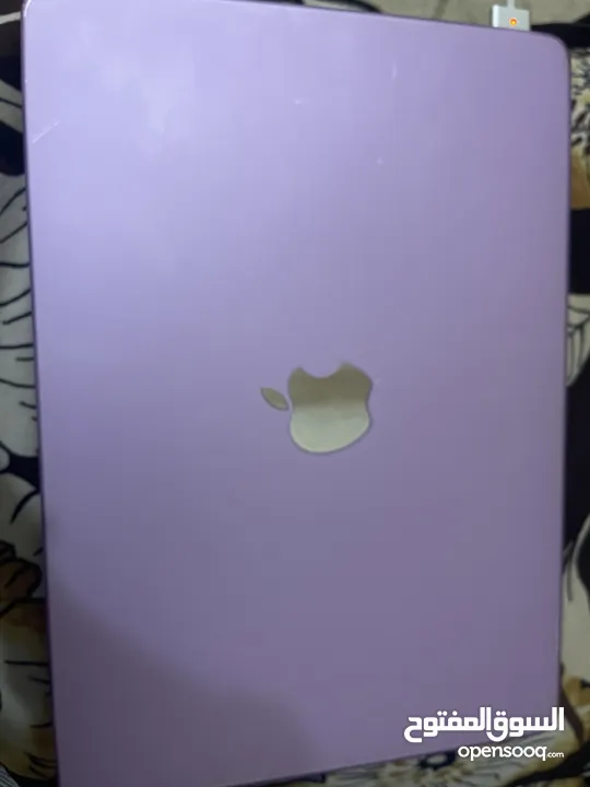 Macbook air m2 used for 2 weeks like new 100% battery health