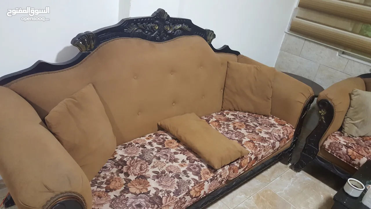 طقم جديد للبيع