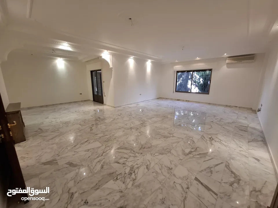 شقة غير مفروشة للإيجار ( Property 40836 )-175064131