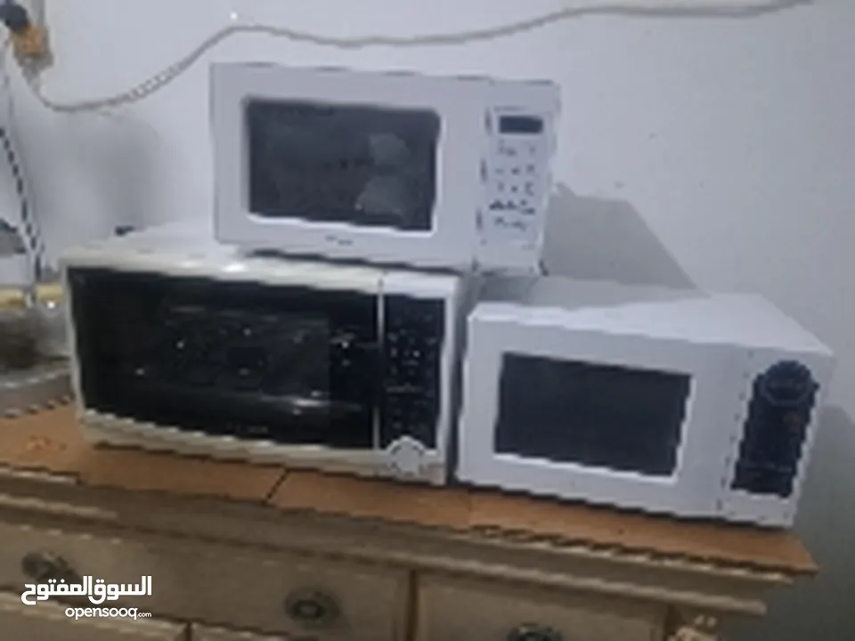 3 Daewoo microwaves in excellent condition, lightly used, clean