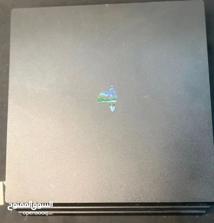 PS4 PRO 1TB جدا جدا نظيف