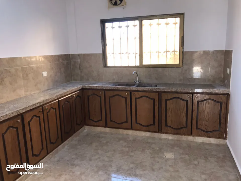 شقه فاخره للإيجار بجانب جامع بدر