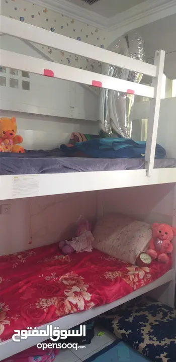 سرير طابقين للاطفال مستعمل استعمال نظيف للبيع