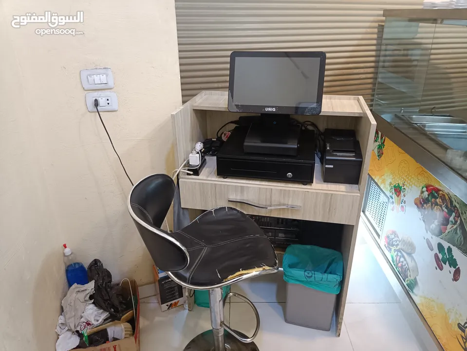 مطعم شاورما وبروستد وسناكات
