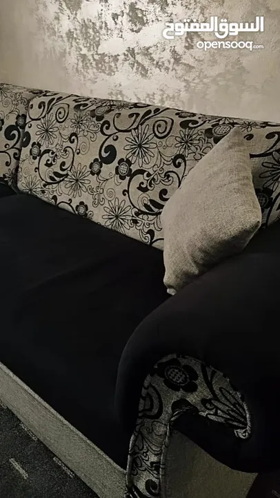 كورنر تفصيل وليس تجاري