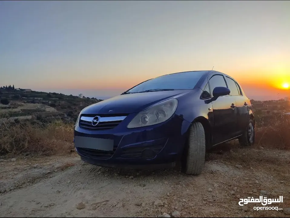 اوبل كورسا  2008 محرك1400 جير عادي  السيارة  مش ناقصها اشي للبيع او البدل ع اتوماتيك اشي مرتب