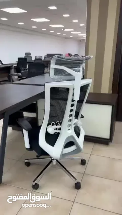 كرسيك بيعكس شخصيتك! كراسي فاخرة بتصميم أوروبي مريح وجودة عالية مسند رأس – دعم للظهر – قاعدة كروم قوي