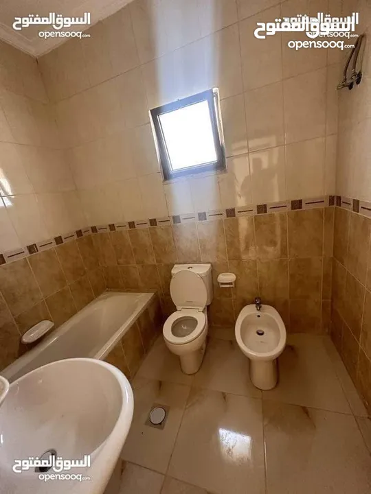 شقه للبيع الثالثة طابق اول هندسي شارع ألرئيسي