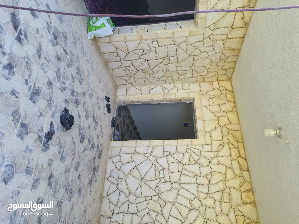 ابو يوسف  لاكفاة اعمل الحجر الصناعي   •شحف الجدران •شحف الارضيات بلاط • قصره