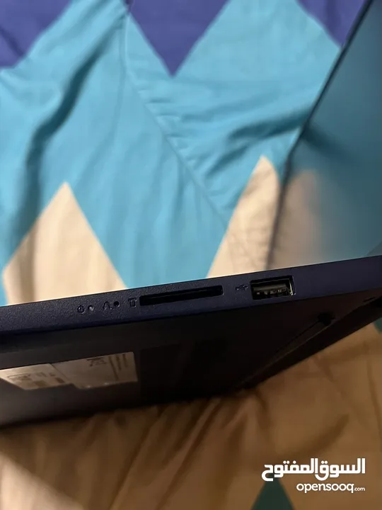 Laptop Lenovo ideapad 1 :  للبيع بجودة ممتازة مستخدم سنة فقط معه شاحنه الأصلي وهدية شنته وماوس