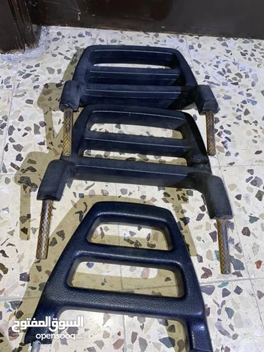 كراسي فولفو 240 و بخاخ مواسير و زجاج و قطع اخرى كثيره للبيع المستعجل