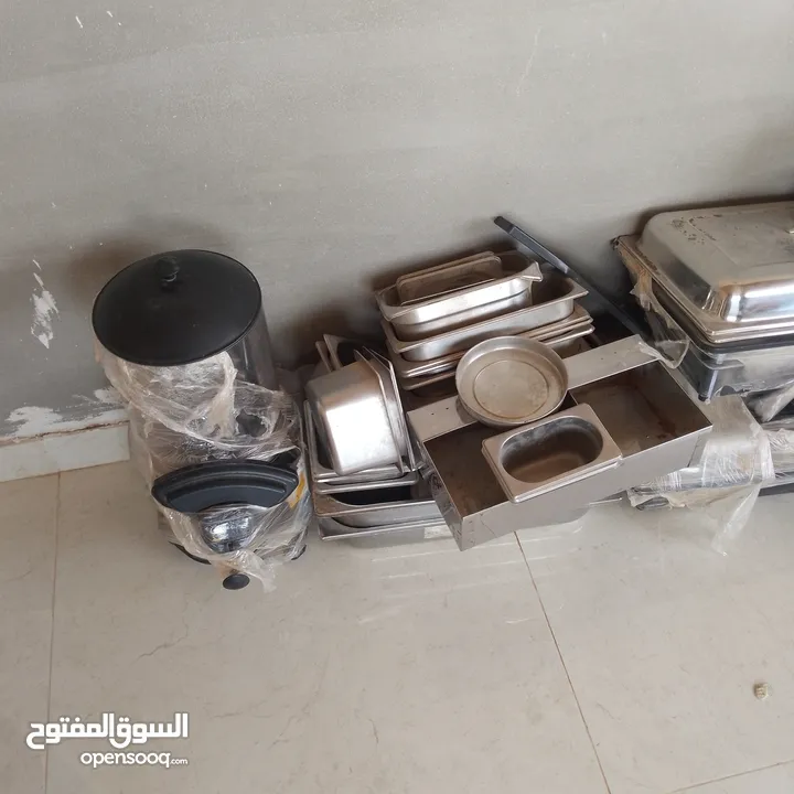 عدة مطعم شعبي
