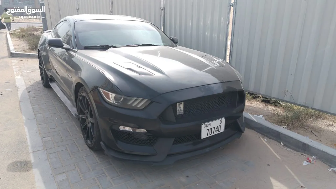 Hello A very nice car good use eight American Sunder the first user in the UAE al