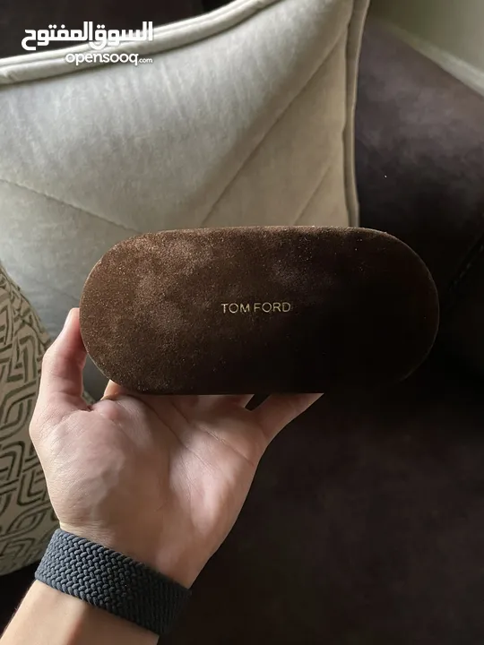 TOM FORD Sunglasses like new  نظارة TOM FORD للبيع بسعر مغري