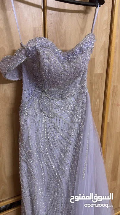 فستان سواريه من الامارات