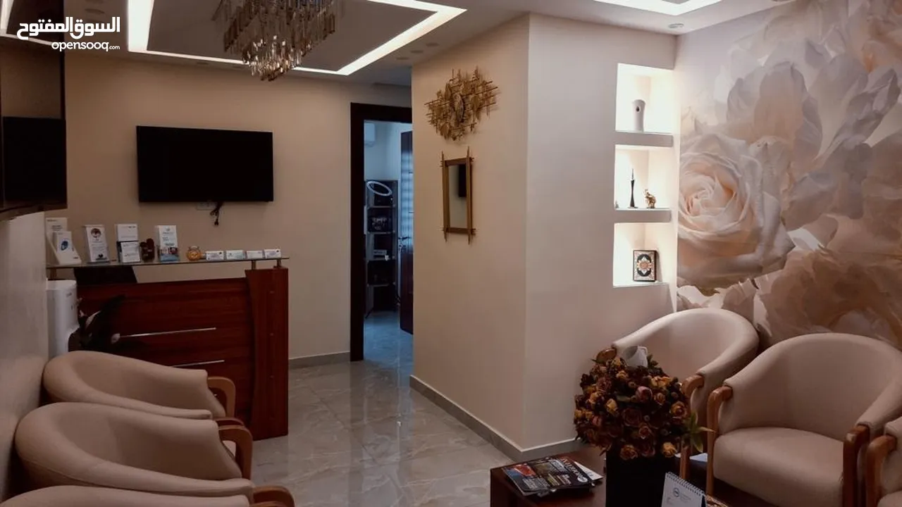 عيادة فاخرة جدا ومفروشة للبيع  بأفضل مواقع الخالدي   / الرقم المرجعي : 3951