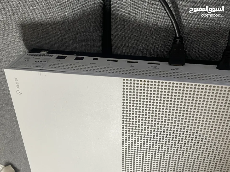 جهاز xbox one s مستعمل بحاله الجديد للبيع بسعر حرق فقط 750 للتواصل على الخاص