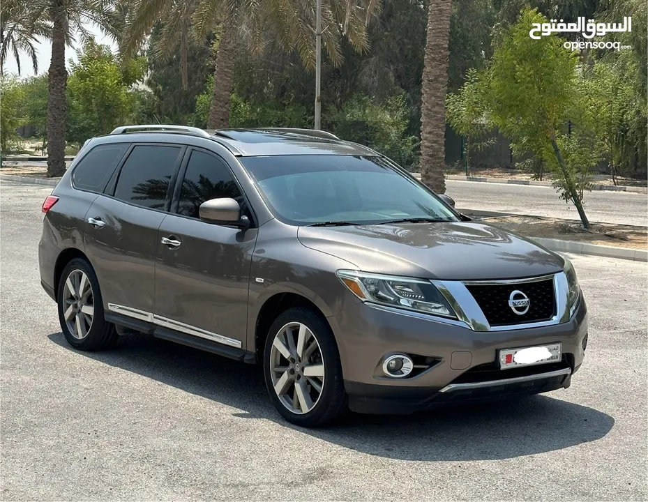 Nissan Pathfinder 3.5 model 2014 full option panorama