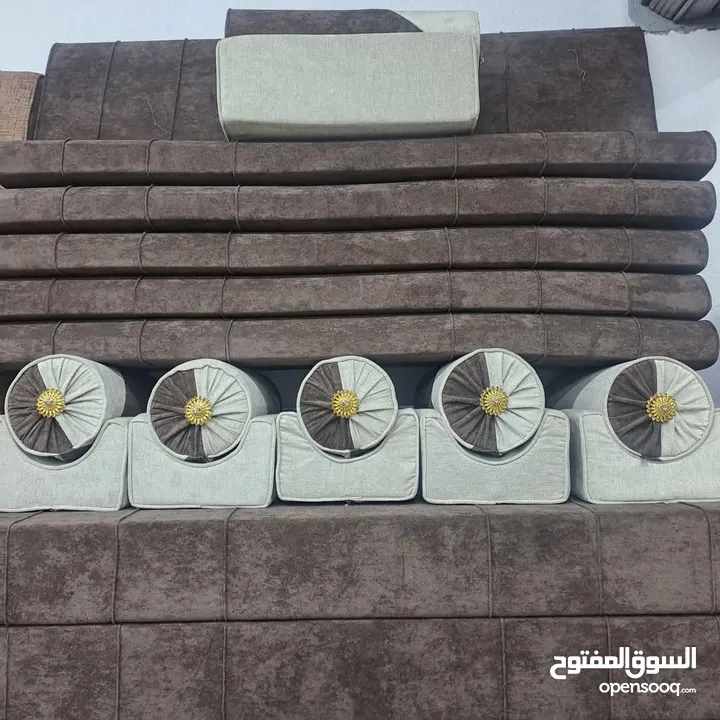 مفروشات جلسات عربيه وخليجيه وجميع أنواع الاقمشه