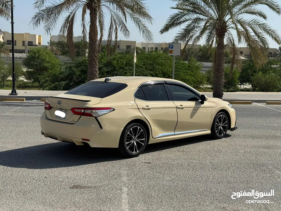 Toyota Camry LE Hybird 2020 (Beige)