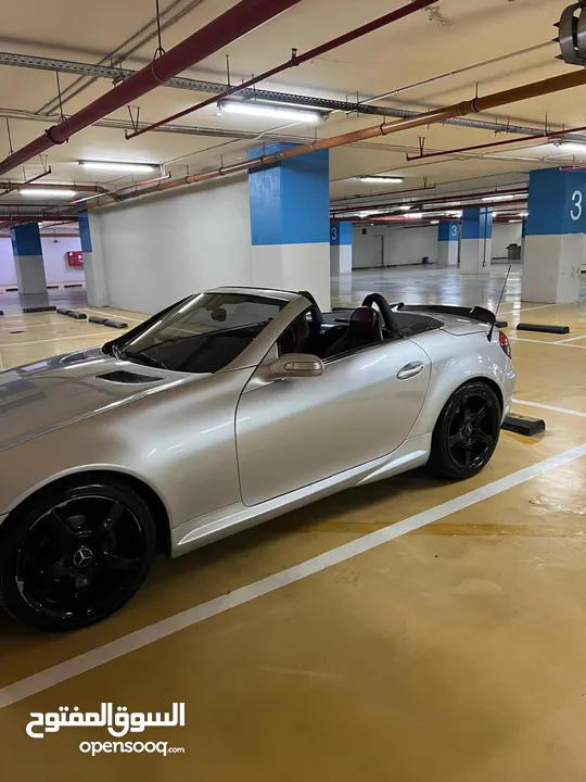 للإيجار فقط من عند ليون جروب اسعار تناسب الجميع  سيارة العشاق SLK مرسيدس
