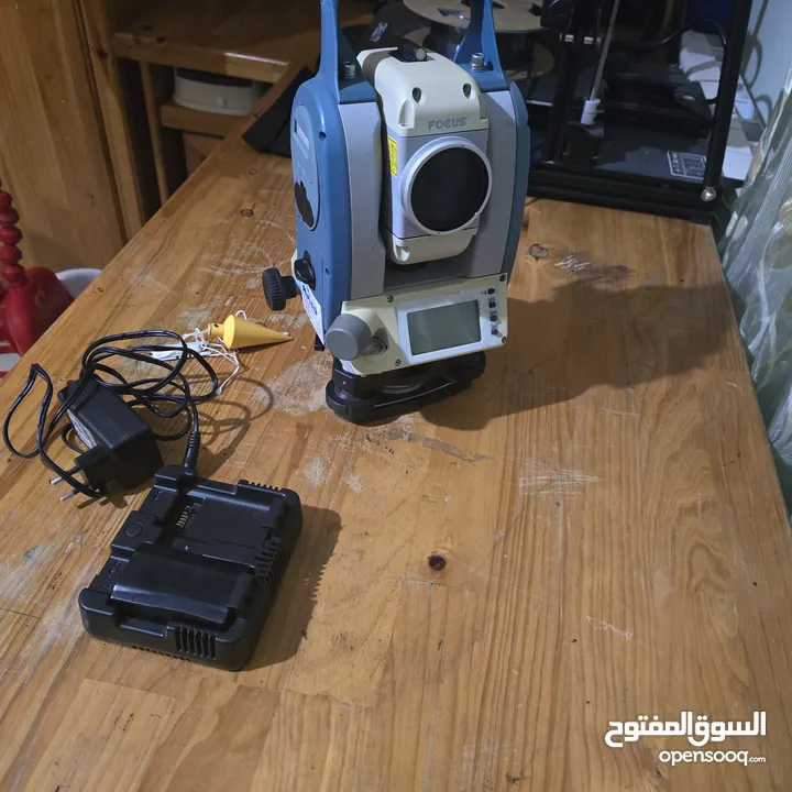 جهاز توتال استيشن