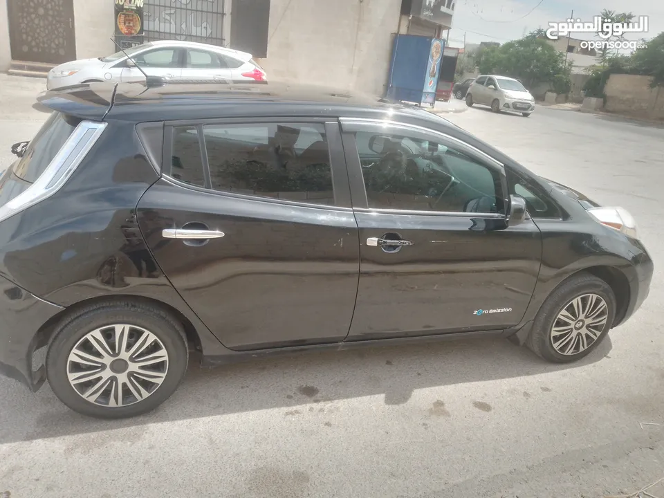 نيسان ليف موديل 2015