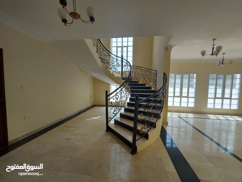 4 Bedrooms Villa for Sale in Al Hail North REF:879R