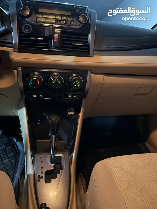 تويوتا يارس 2017. مواصفات خليجية 1500cc. اقتصادية جداً واكثر من الهايبر.  شغل وامشي. دهان اسود