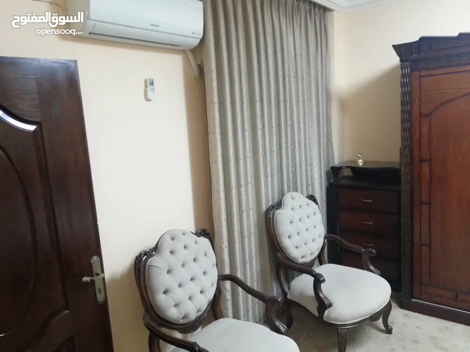 شقة جنوبية غربية للبيع شبه جديدة في طبربور -طارق شارع رطب قلبك