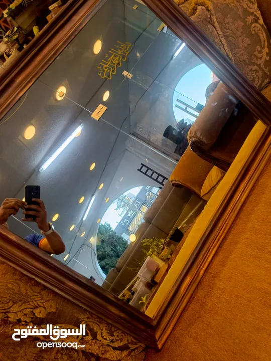 برواز مراي 90×80 خشب بحالة ممتازة