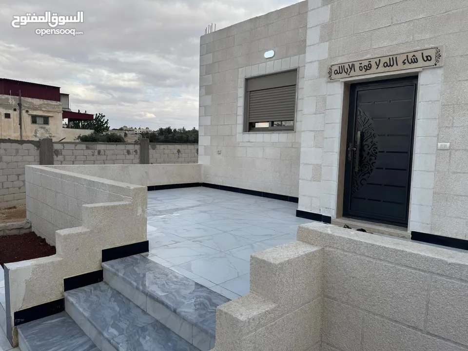 بيت للبيع مميز منطقه هادئه جدا