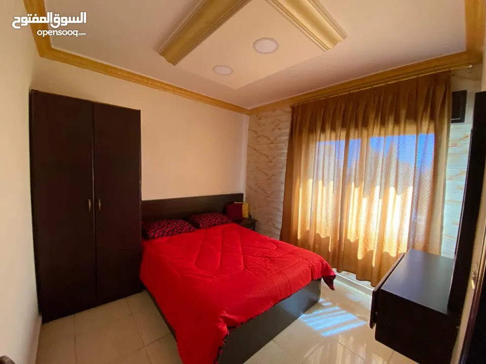 شقه مفروشه مجهزه بالكامل نظيفه مكيفه غرفة او غرفتين جبل الحسين طابق ثاني بحالة ممتازة طابق ثاني