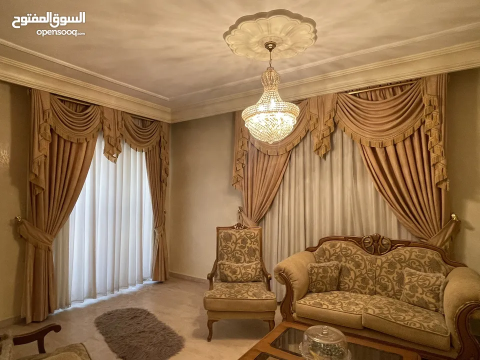 طقم كنب غرفة استقبال بحاله ممتازه