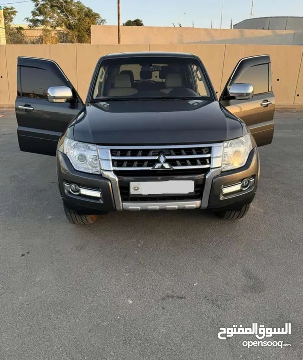 ميتسوبيشي باجيرو 2022 للإيجار